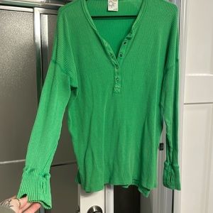 Aerie Henley with thumb holes - worn once or twice